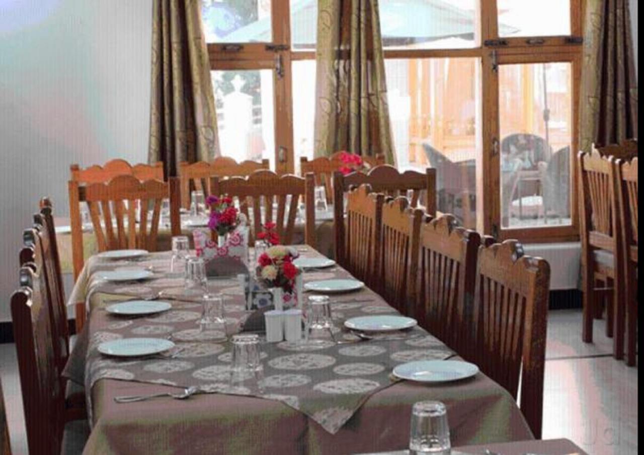 Hotel Om Ladakh Лех Экстерьер фото